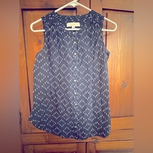 LOFTsize XS Navy with blue & white pattern sleeveless button-down blouse. EUC